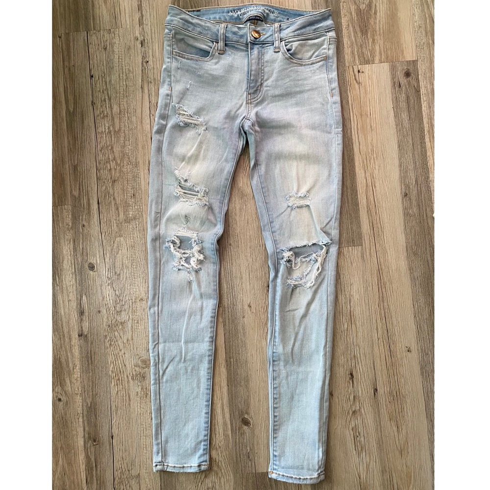American Eagle Light Wash Distressed Jeggings